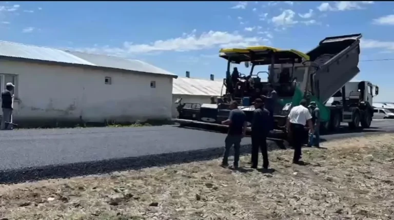 Kars İl Özel İdaresi’nden yol seferberliği