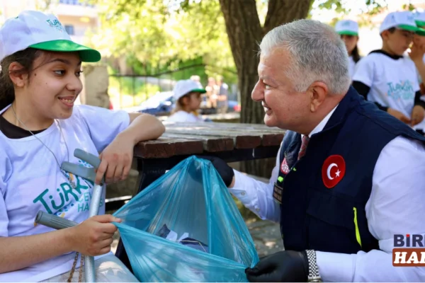 Aksaray Helvadere’de Öğrenciler ve Dalgıçlar Gölet Temizliğinde Buluştu