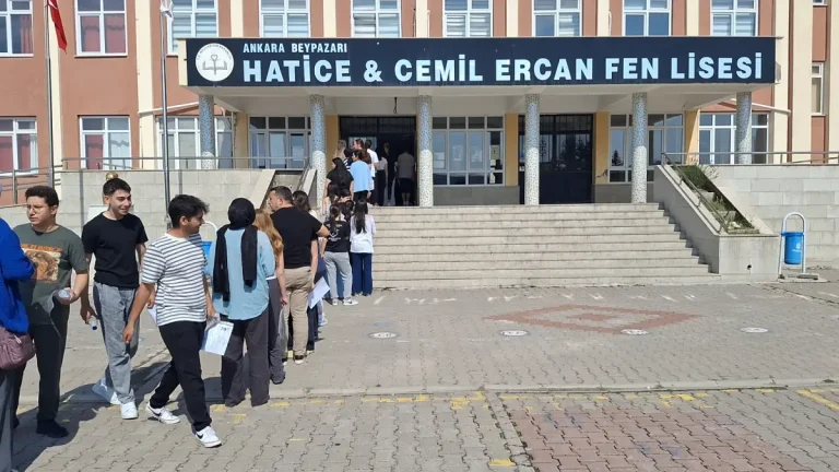 ÖYSM Yüksek Öğretim Kurumları sınavı Beypazarı İlçesinde de sakin bir ortanda başladı