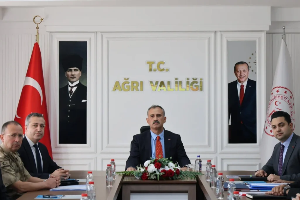 Ağrı’da eğitim güvenliği toplantısı Vali Önder Bozkurt başkanlığında yapıldı