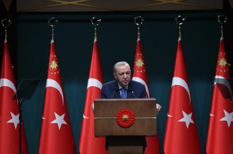 Cumhurbaşkanı Erdoğan: “Türkiye, kendisine operasyon çekilmesine müsaade etmez”