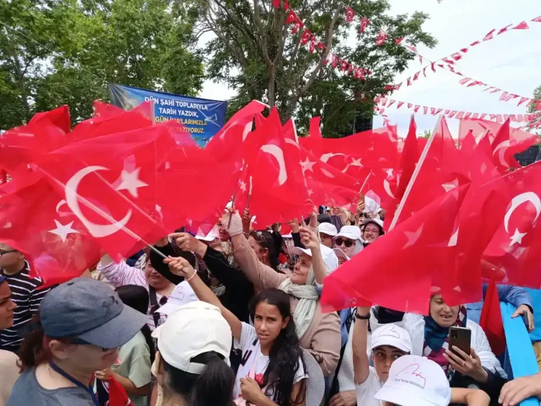 Cumhurbaşkanı Erdoğan meydandan halka seslenecek