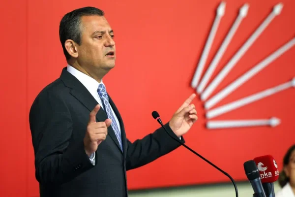 CHP’de olağanüstü kurultay için mahkemeye başvuru hazırlığı