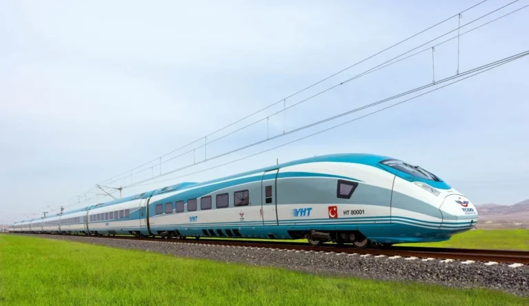 Tren seferlerinde bayram hazırlığı: Ek kapasite 18 bin 664 kişi