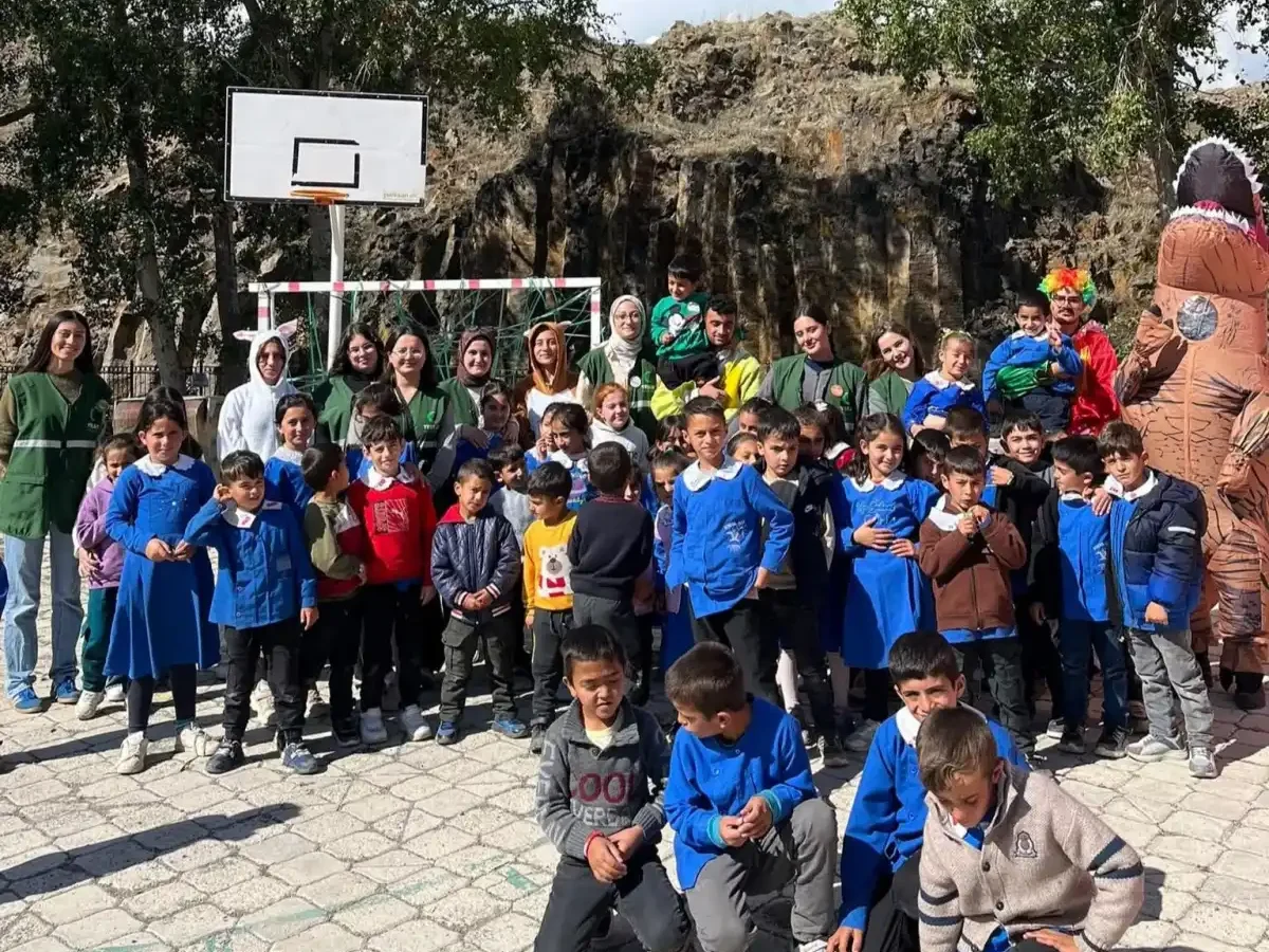 Yeşilay’dan köy okulunda çocuklara özel etkinlik