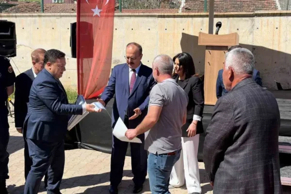 Haymana ilçesinde “Köye Dönüş” projesi kapsamında, vatandaşlara kura usulüyle arsa dağıtımı yapıldı