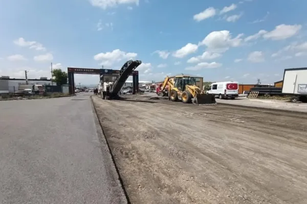 Kars OSB’de sıcak asfalt çalışmaları başladı