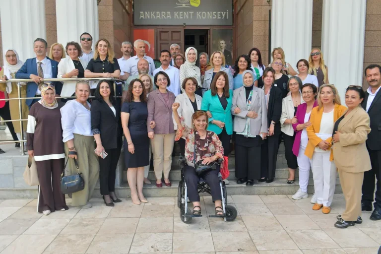 AKK toplumsal şiddete yönelik düzenlenen panele ev sahipliği yaptı