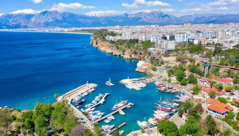 Antalya’nın nüfusu yükseldi