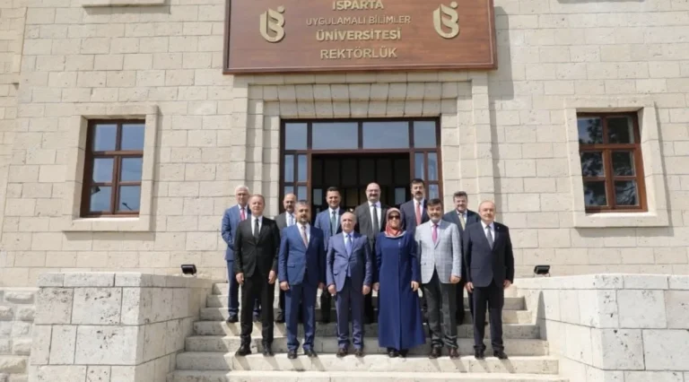 ÜAK yönetim kurulu, ISUBÜ ev sahipliğinde toplandı
