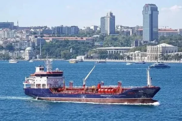 Silivri’de bekleyiş devam ediyor. 10 denizci için arama çalışmaları sürüyor
