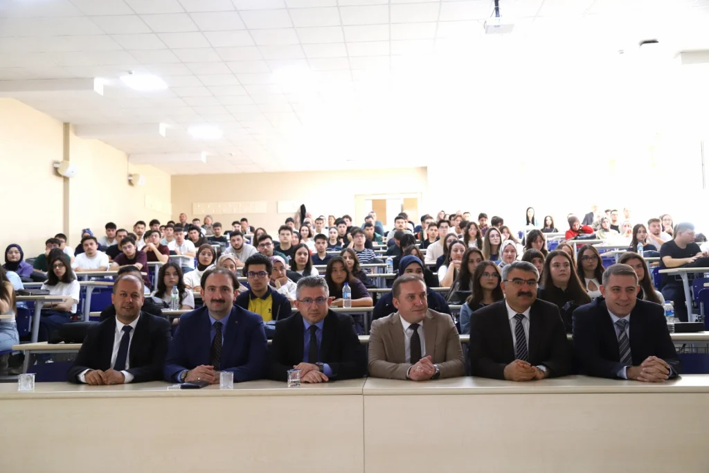 ASÜ Tıp Fakültesinde yeni öğrenciler  için oryantasyon programı başladı