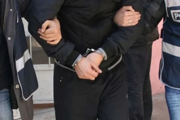 Kars’ta 10 yıl 8 ay hapis cezası bulunan firari hükümlü yakalandı