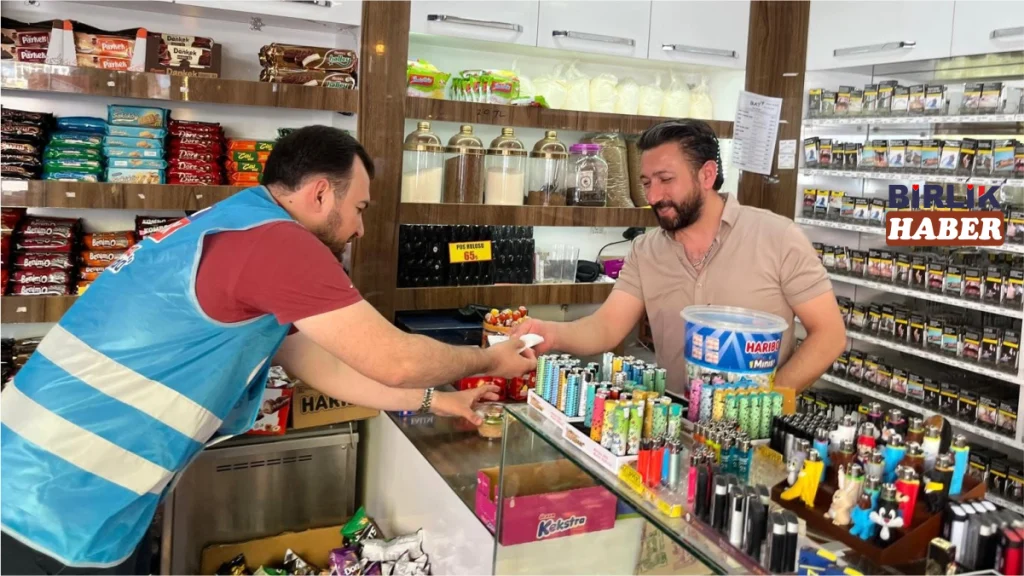 AK Parti Aksaray Teşkilatı’ndan Vatandaşlara Aşure İkramı