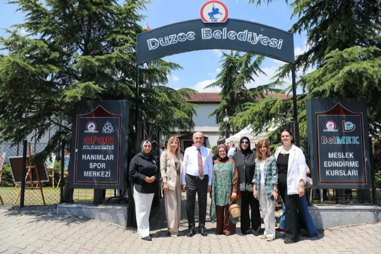 Düzce Belediyesi Meslek Edindirme Kursları (BELMEK) “Yıl Sonu Sergisi” düzenlendi