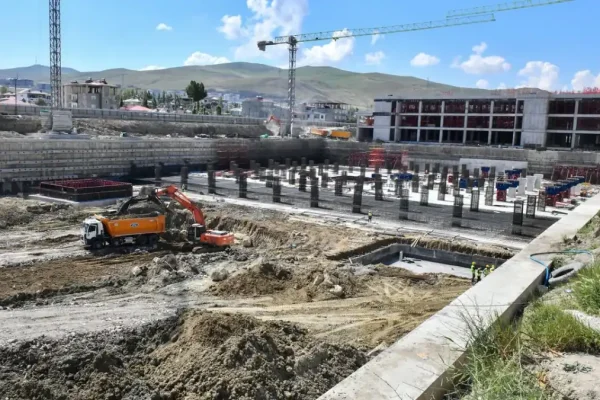 Van’da 800 yataklı hastane için çalışmalar hız kazandı