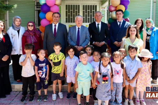 Vali Murat Duru Zübeyde Hanım Anaokulu Etkinliğine Katıldı