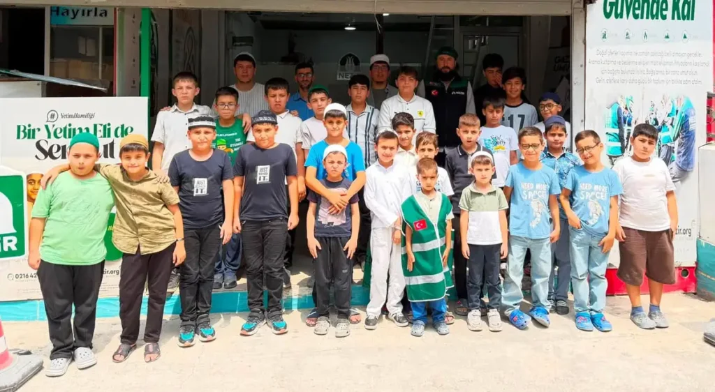 Öğrenciler harçlıklarını Gazze’ye bağışladılar