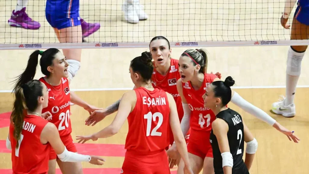 Filenin Sultanları VNL’ye moralli gidiyor: Tayland engelini 3-1’le aştı