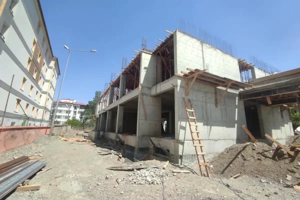 Kağızman’da eğitim yatırımları hız kesmeden devam ediyor