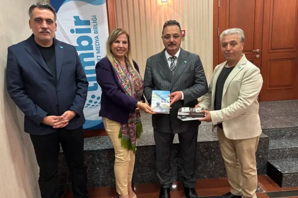 “Zəfərlərə Doğru” Kitabı TİMBİR Genel Başkanı Dr. Süleyman Basa’ya takdim edildi