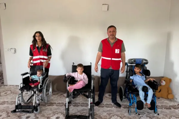 Kızılay’dan cam kemik hastalarına destek