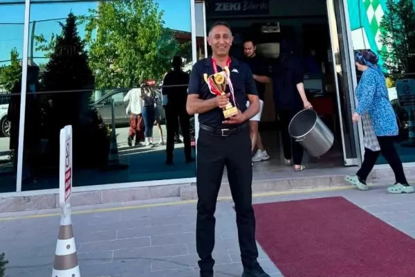 Karslı Bilardocu Mahir Güney’den Türkiye Üçüncülüğü