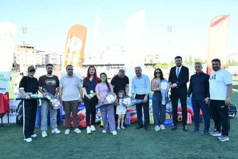 Yeşilyurt’ta Yaz Spor Okulları coşkuyla açıldı