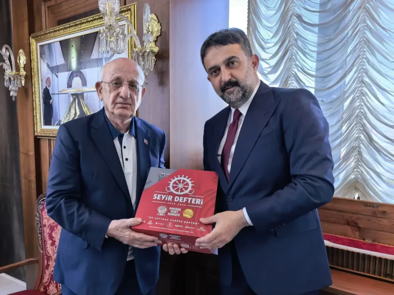 AKK Başkanı Halil İbrahim Yılmaz eski TBMM Başkanı İsmail Kahraman’ı ziyaret etti