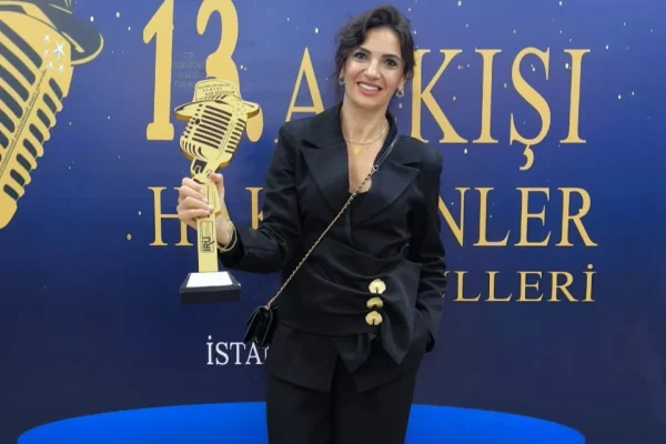 İş kadını Helin Akyıl’a “Yılın İş Kadını” ödülü verildi