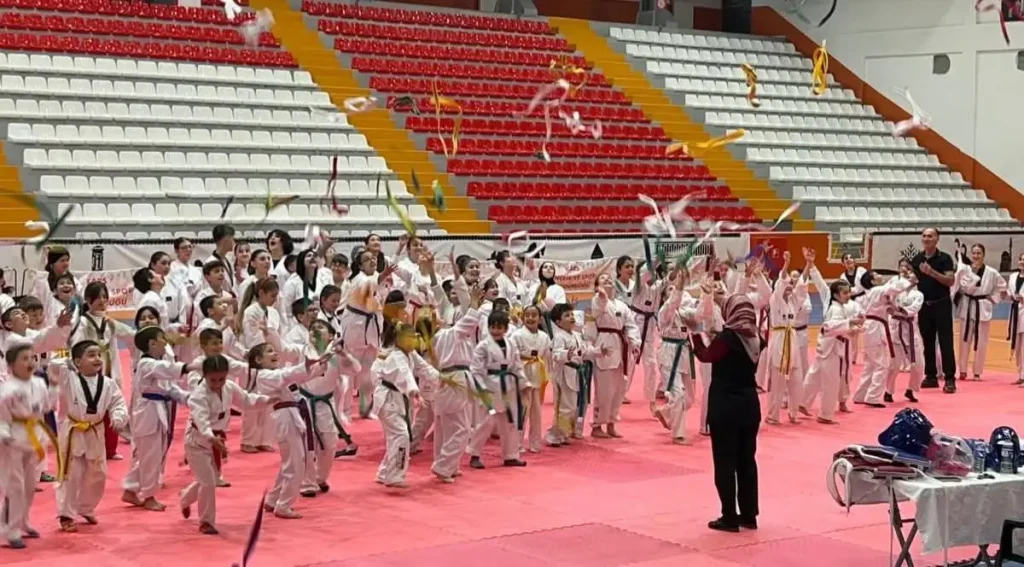 Kars’ta Taekwondo Kuşak Sınavı heyecanı yaşandı