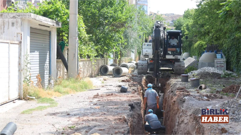 Kılıçarslan Mahallesi’nde yağmur suyu hattı başladı