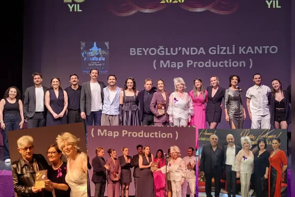 Üstün Akmen Tiyatro Ödülleri’nde 10. yıl gururu
