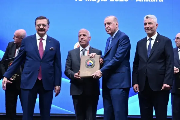 Türkiye Odalar ve Borsalar Birliğinden Akyürek’e Hizmet Şeref Plaketi