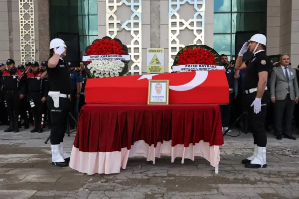 Erzurum’da polis memuru İbrahim Karataş son yolculuğuna uğurlandı