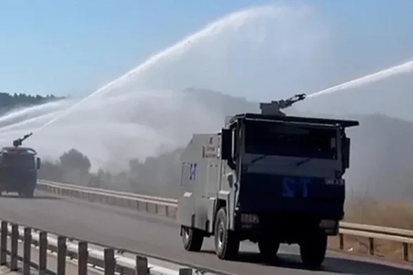 Bu kez TOMA’lar eyleme değil, alevlere müdahale etti