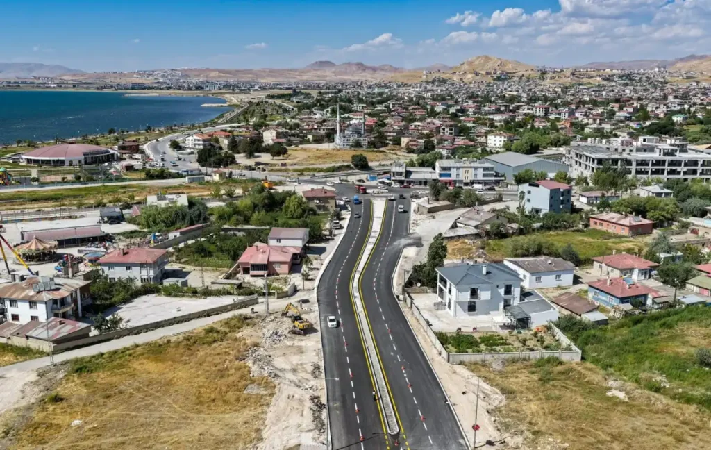 Van’da trafiğe nefes aldıracak kritik kavşak tamamlandı