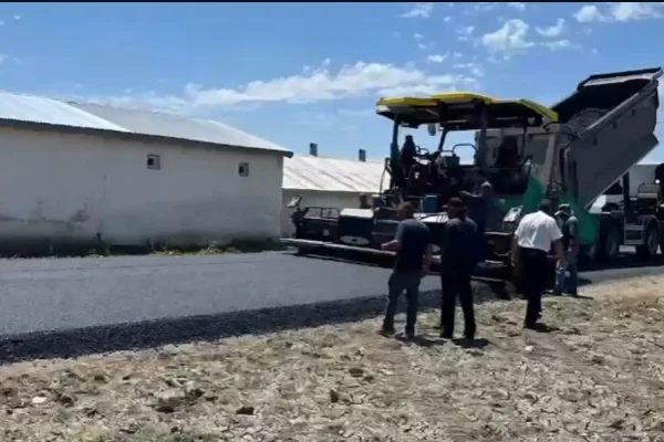 Kars İl Özel İdaresi’nden yol seferberliği