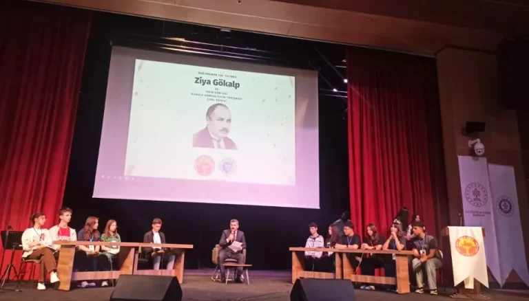 Burdur’da Gençler Ziya Gökalp’i kompozisyonlarla anlattı