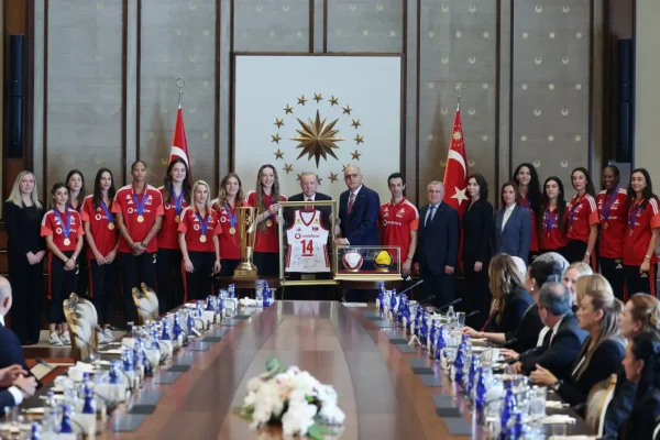 Erdoğan’dan Avrupa şampiyonu Filenin Sultanları’na kabul