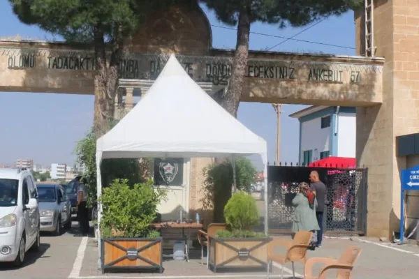 Batman asri mezarlığı’nda kanlı saldırı: 3 kişi hayatını kaybetti