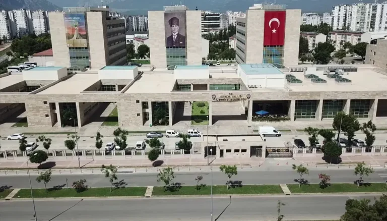 Antalya’da istihbarat iz sürdü, KOM operasyon yaptı!
