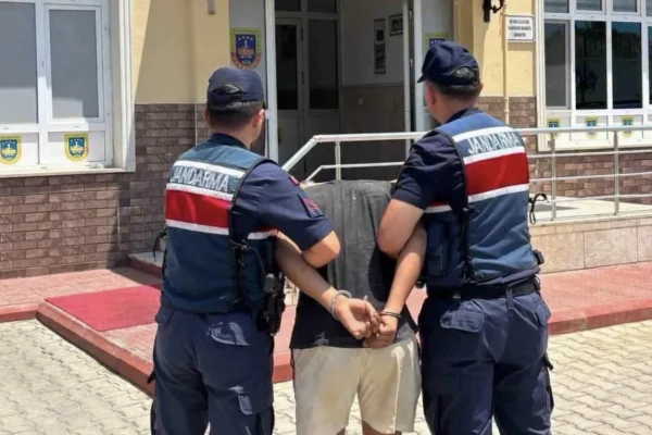 Kendini jandarma olarak tanıtan şüpheli JASAT operasyonuyla yakalandı