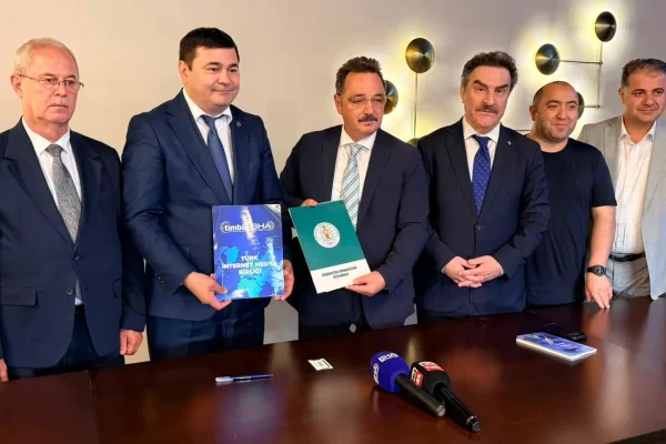 Türk ve Özbek Medyası Güçlerini Birleştiriyor: TİMBİR ile Özbekistan Gazeteciler Birliği Arasında Tarihi Mutabakat