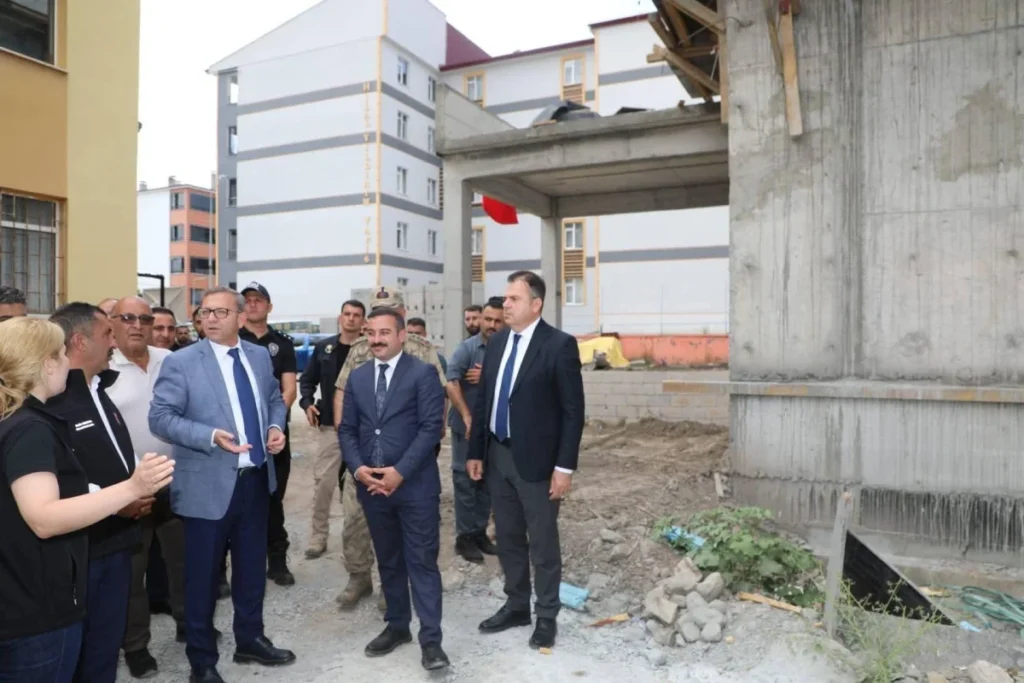 Vali Ziya Polat, Kağızman’da yatırımları ve kamu kurumlarını inceledi