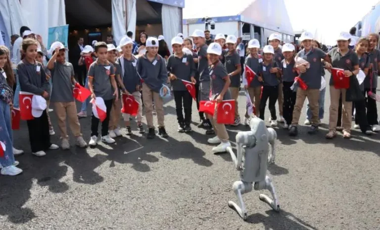 Şanlıurfa Büyükşehir’in Bilim Merkezi Standı TEKNOFEST’in ilgi odağı oldu
