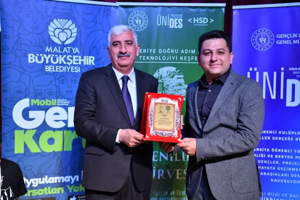 Yeşilyurt’ta “Teknoloji ve Yenilik Zirvesi” gerçekleştirildi