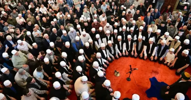 Bursa’da 600 yıllık Erguvan Bayramı coşkusu