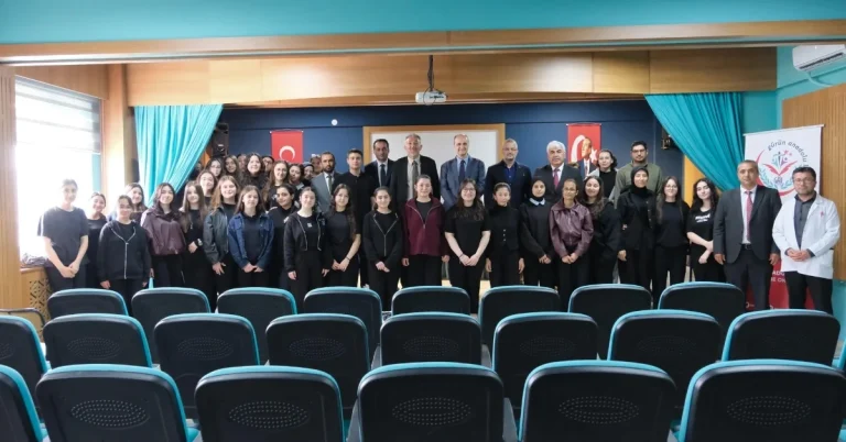 Gürün’de bilim insanları öğrencilerle buluştu