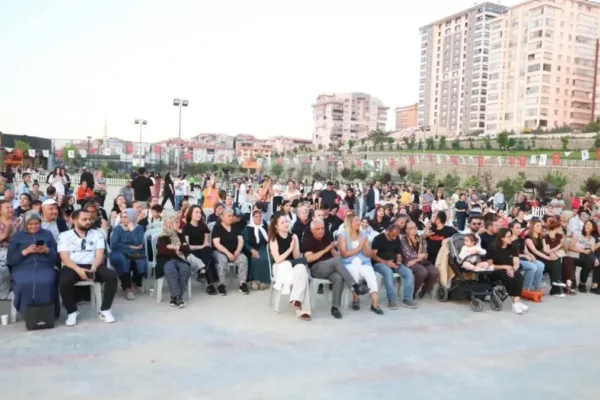 Mamak yaz şenlikleri müzik ve coşku dolu ilk etkinliğiyle başladı